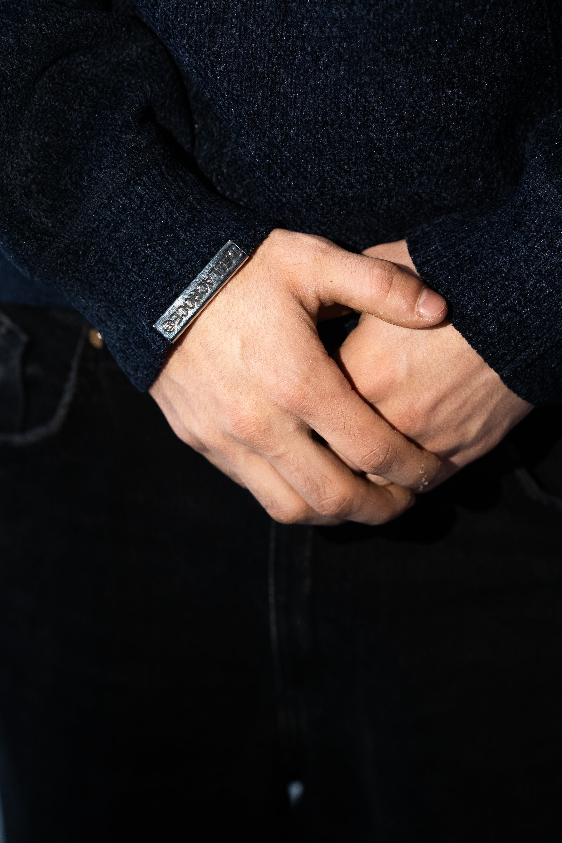 STEEL BADGE NAVY KNIT