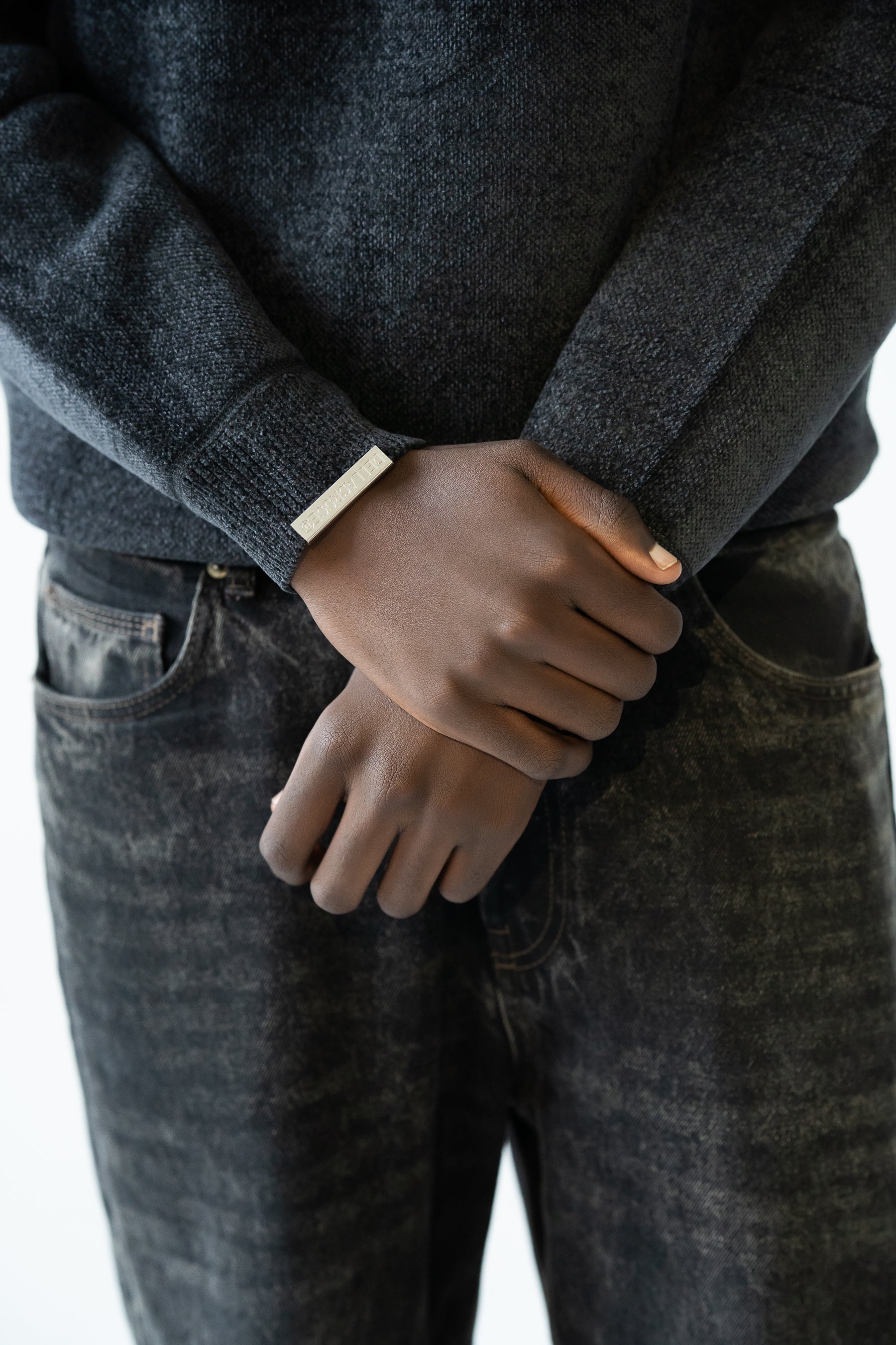 STEEL BADGE ASH GREY KNIT