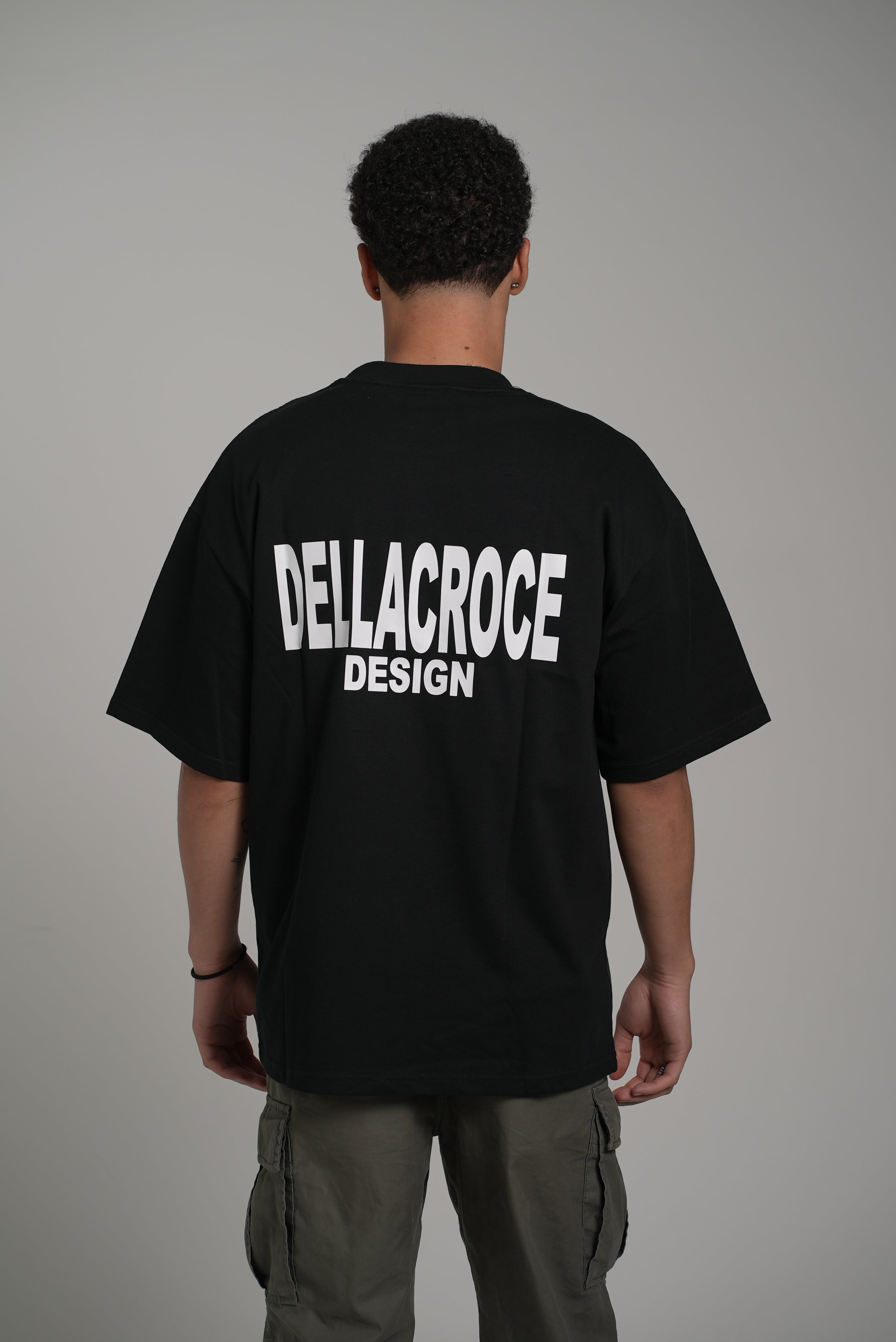 BASIC BLACK TEE