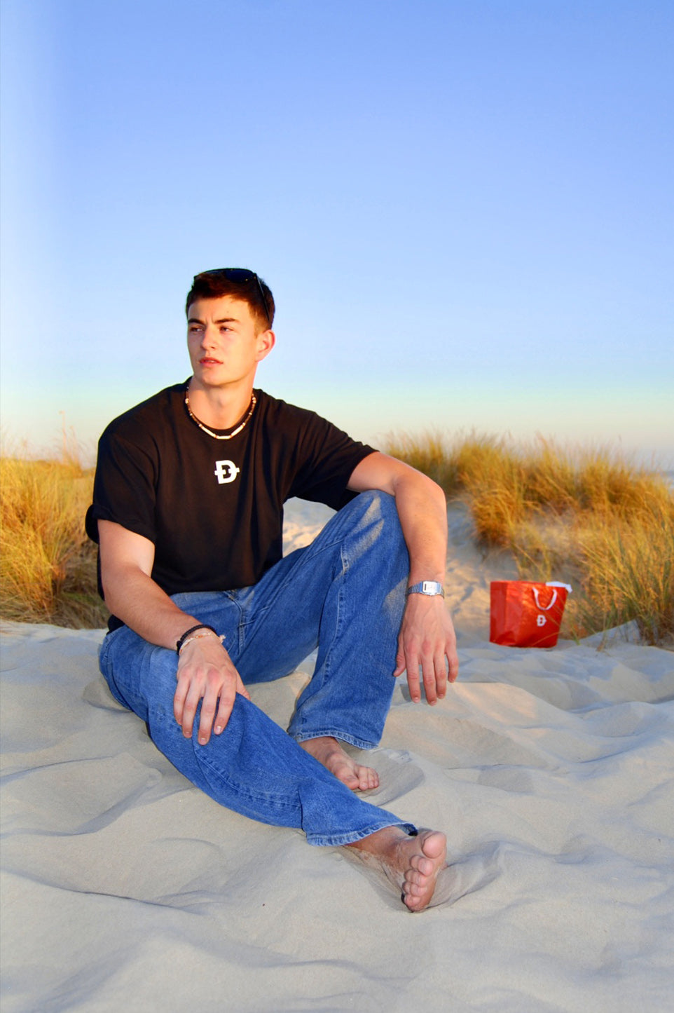 SAFETY PIN BLACK TEE