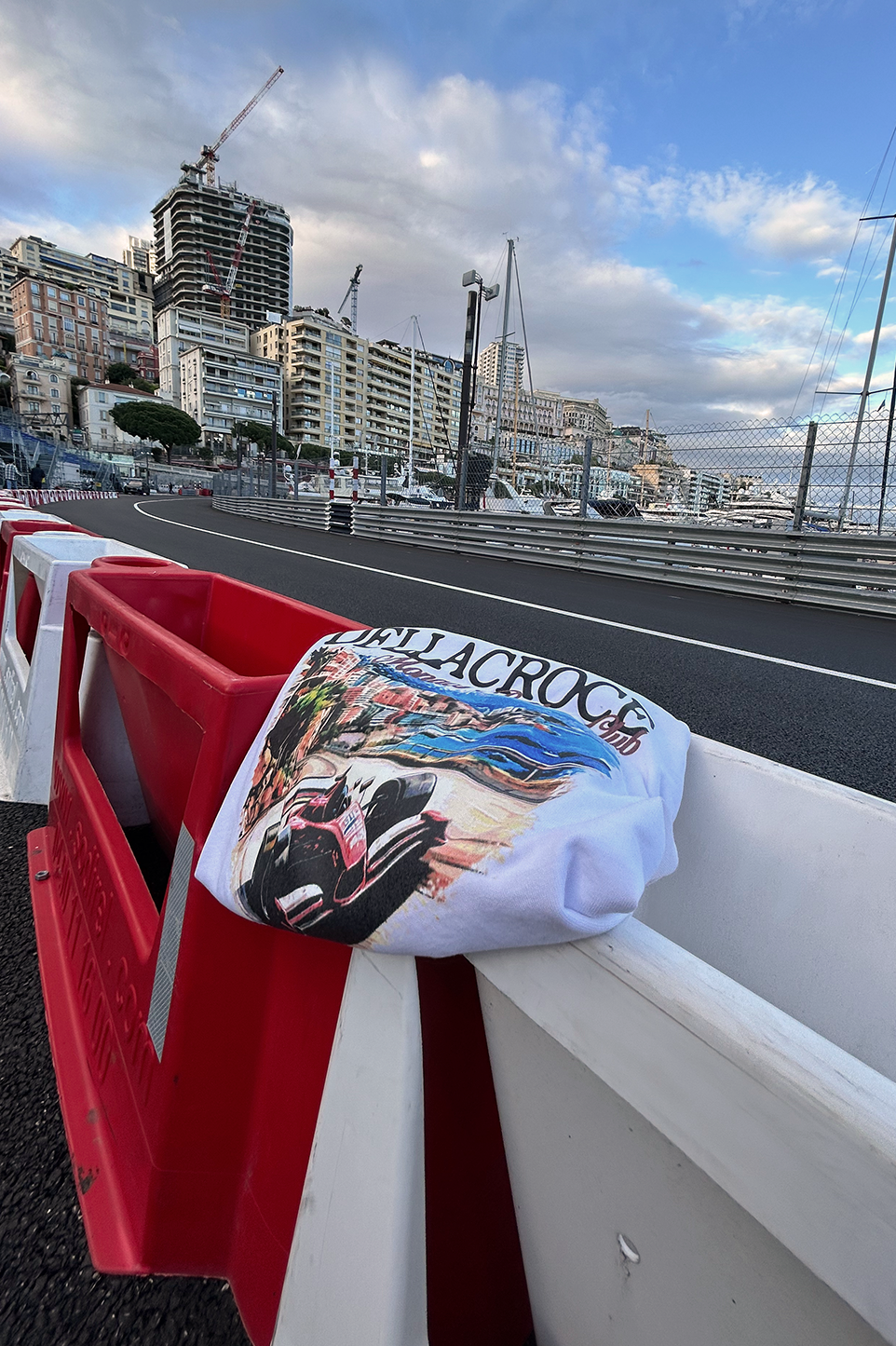FAIRMONT HAIRPIN WHITE TEE