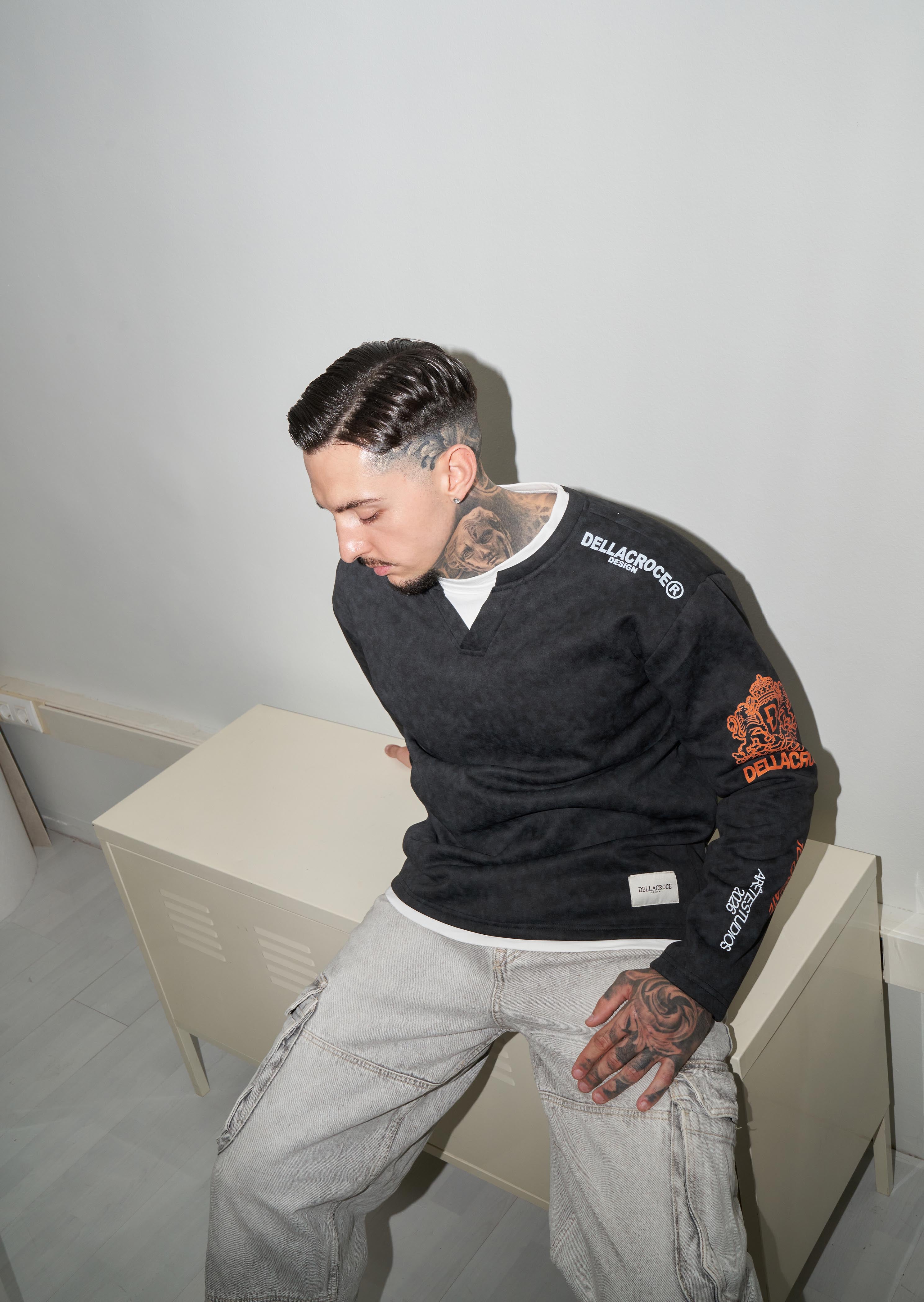 OBSIDIAN STONE CREWNECK