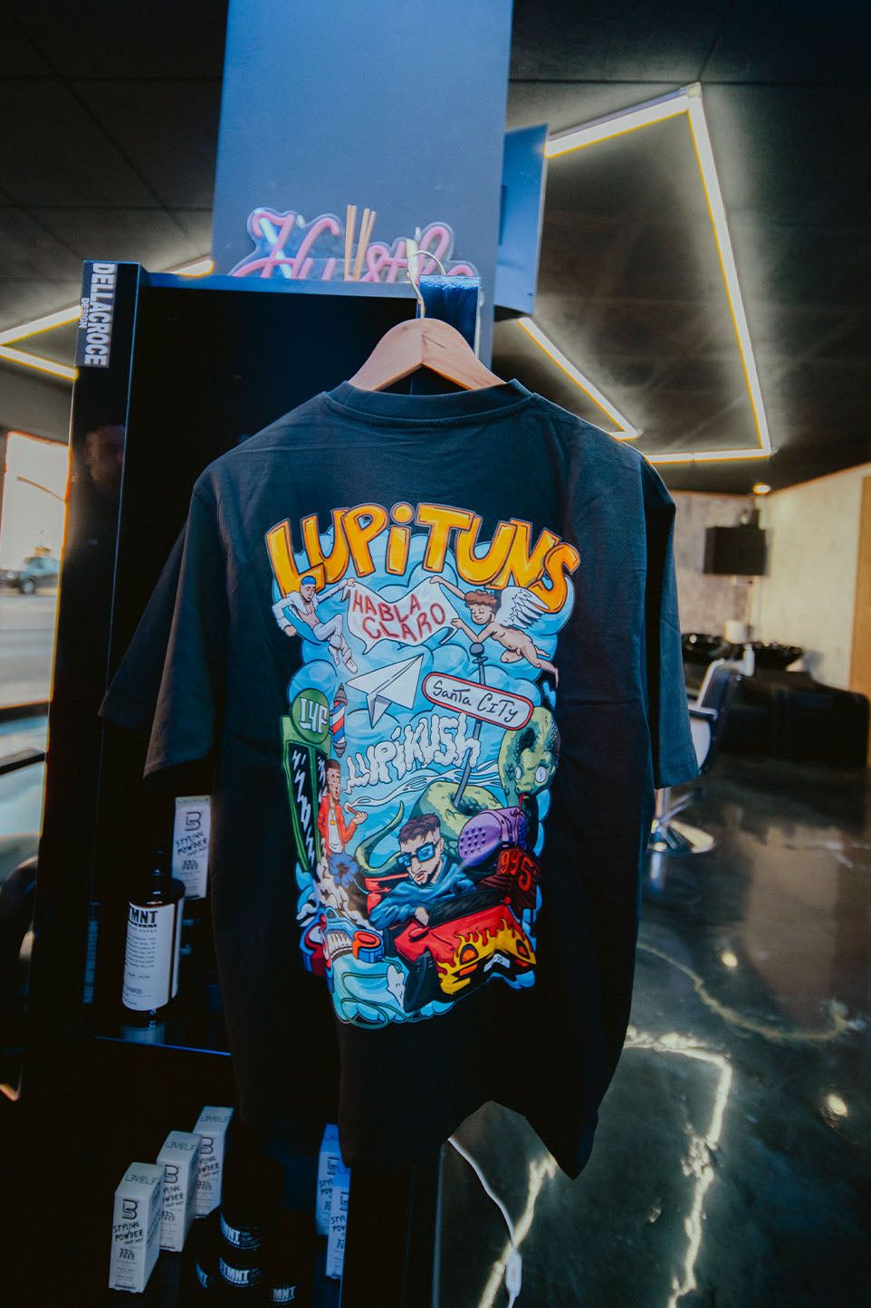 LUPITUNS BLACK TEE